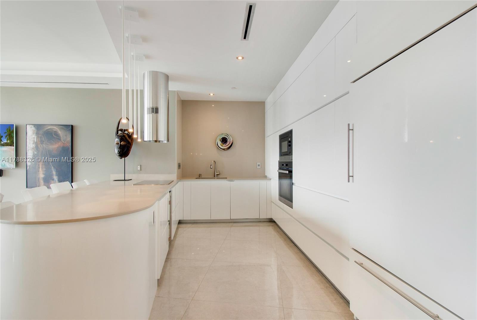 ICON CONDO - Residential