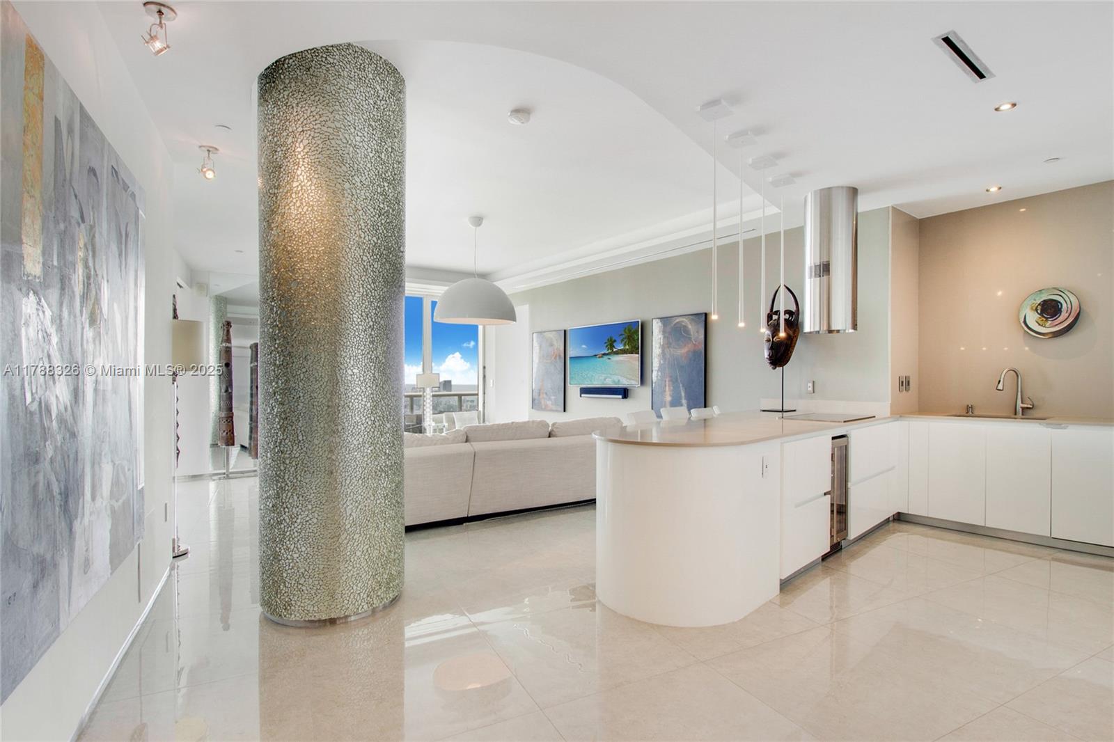 ICON CONDO - Residential