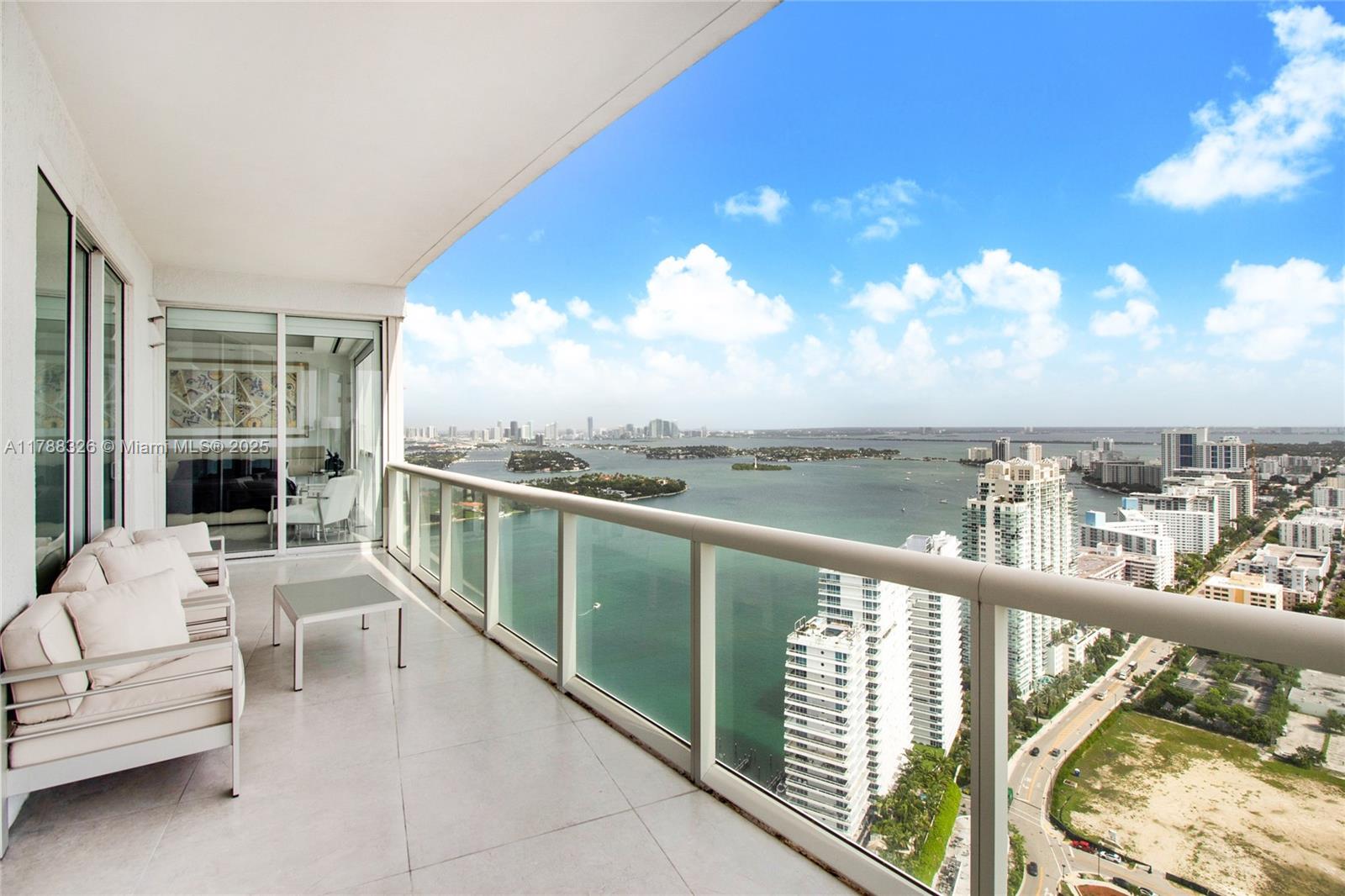 ICON CONDO - Residential