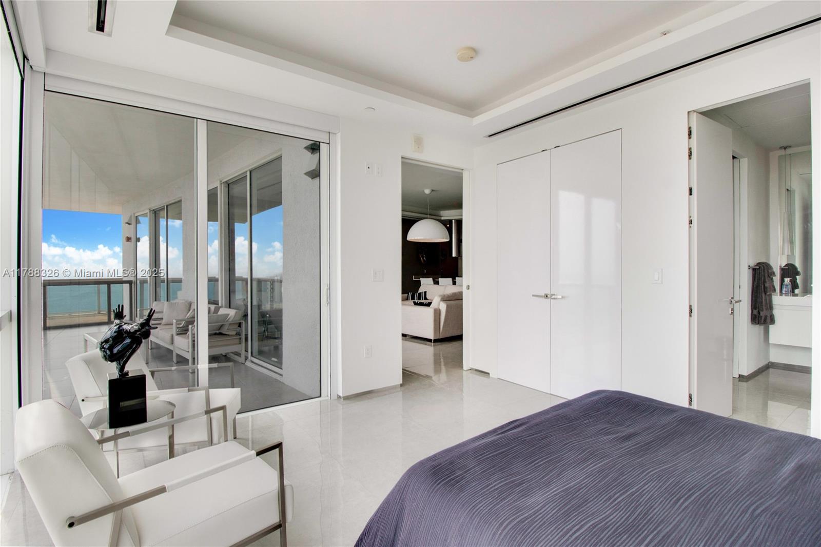 ICON CONDO - Residential