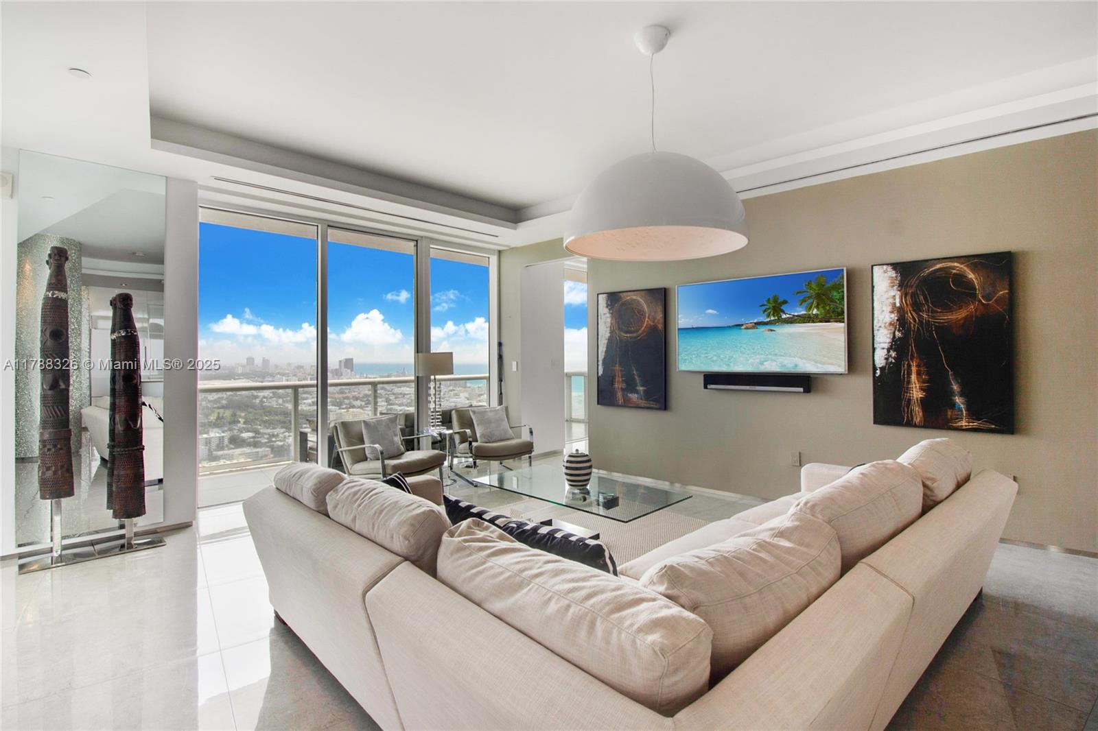 ICON CONDO - Residential