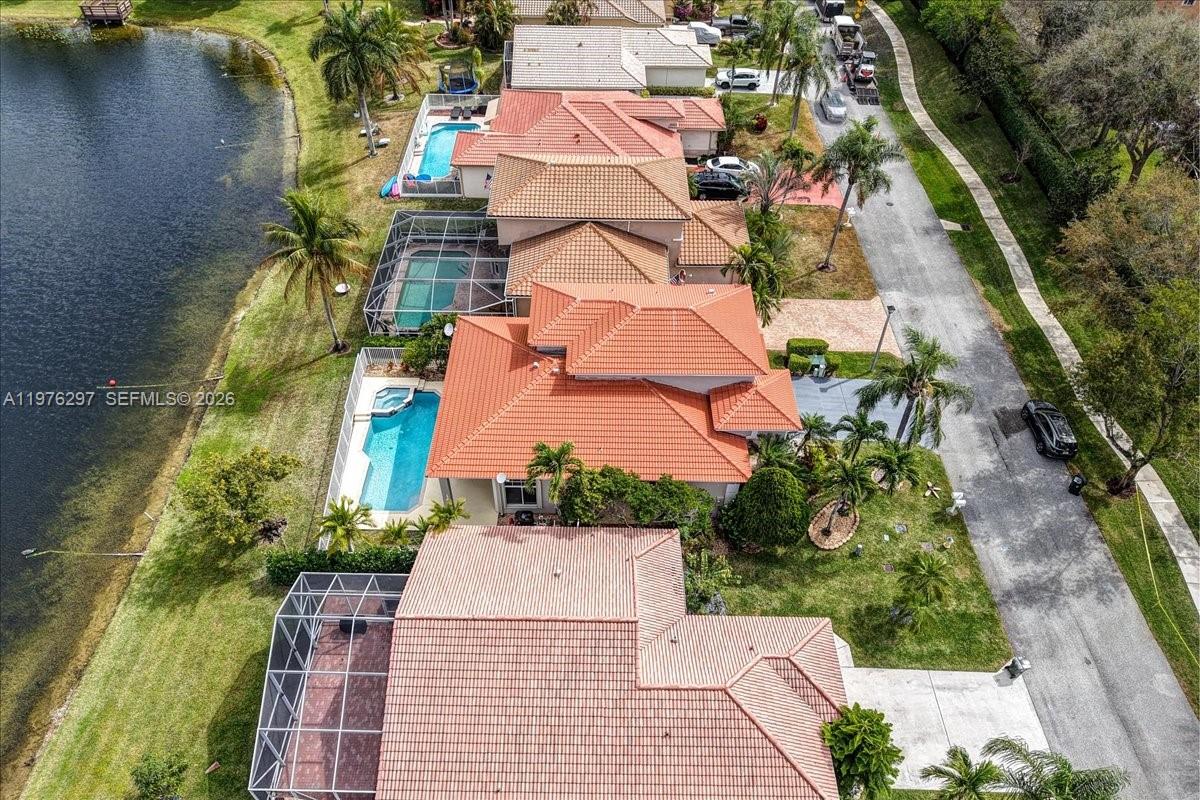 COCO LAKES - Residential