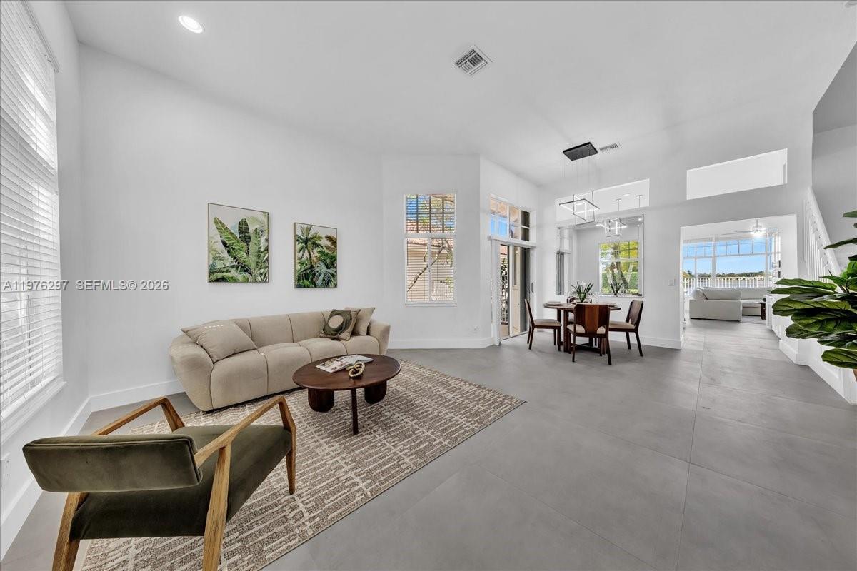COCO LAKES - Residential