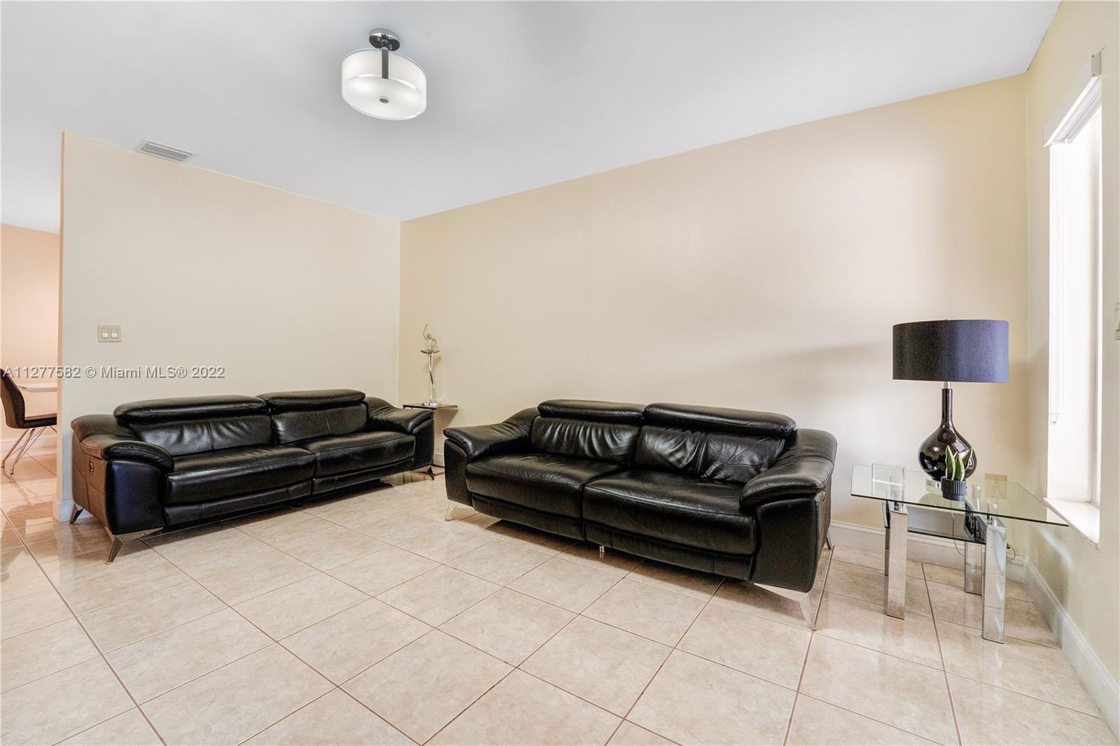 ROYAL HOME PLACE - Residential