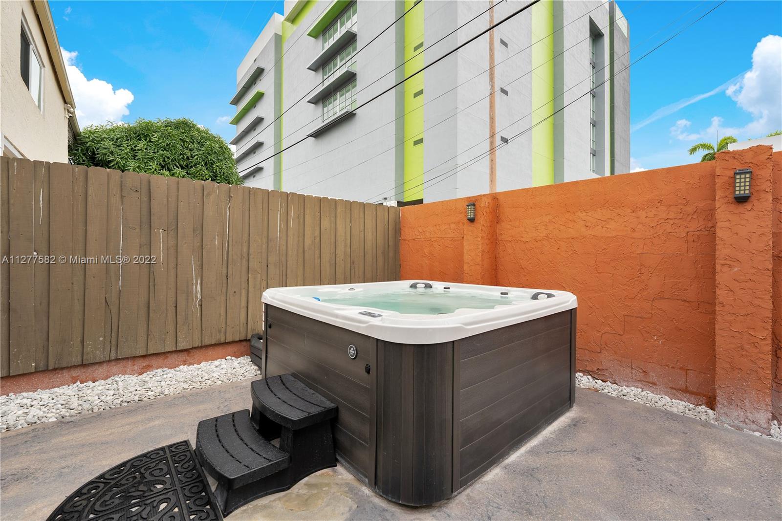 ROYAL HOME PLACE - Residential