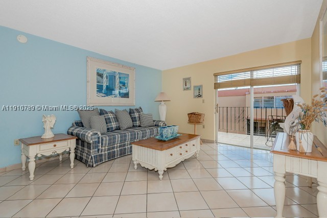 PALM-EAST GARDENS CONDO - Residential