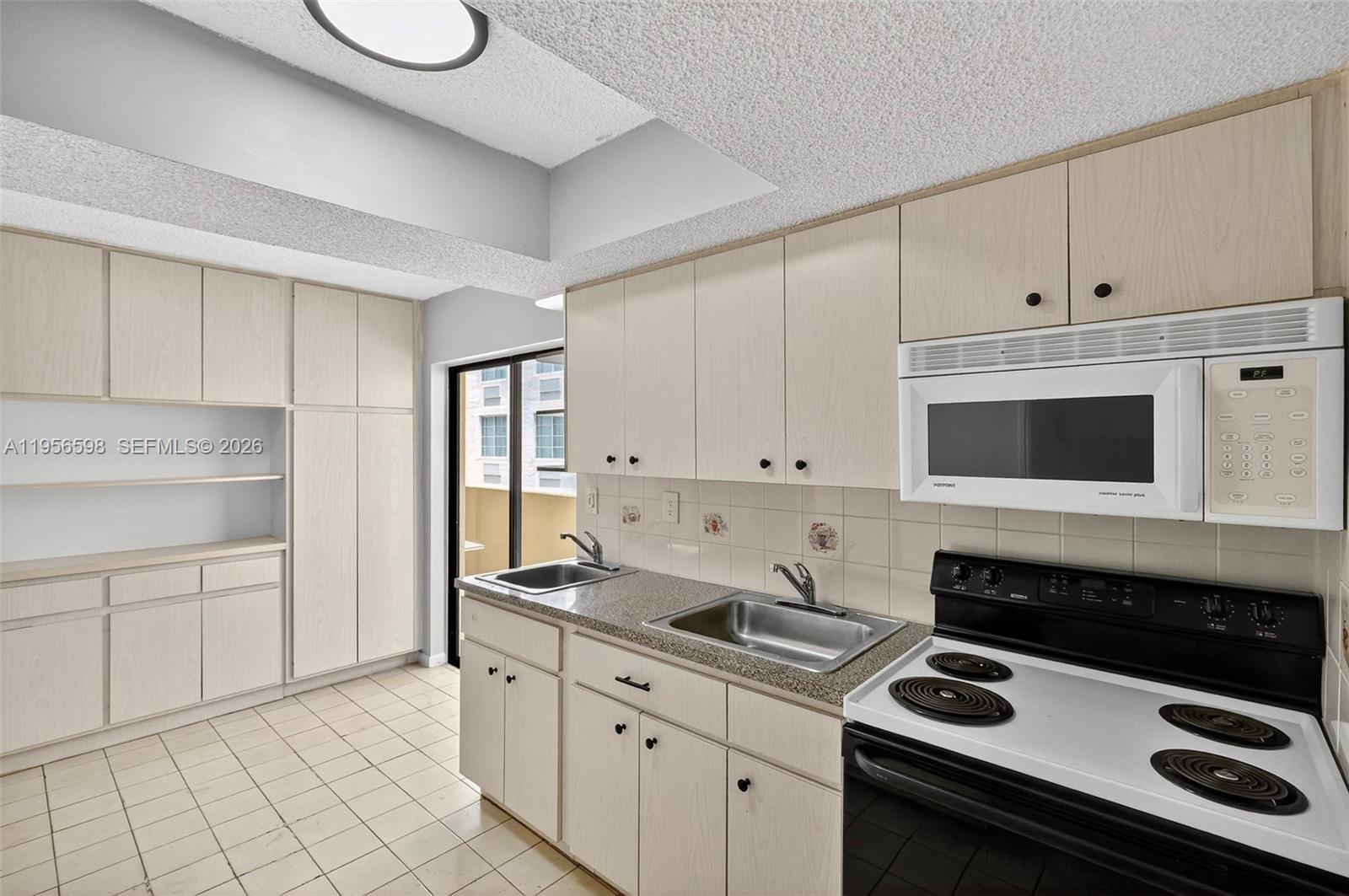 Ocean View Plaza - Residential