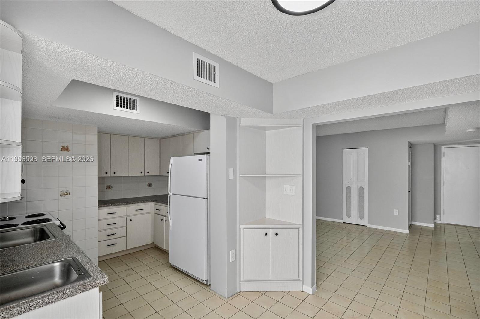Ocean View Plaza - Residential