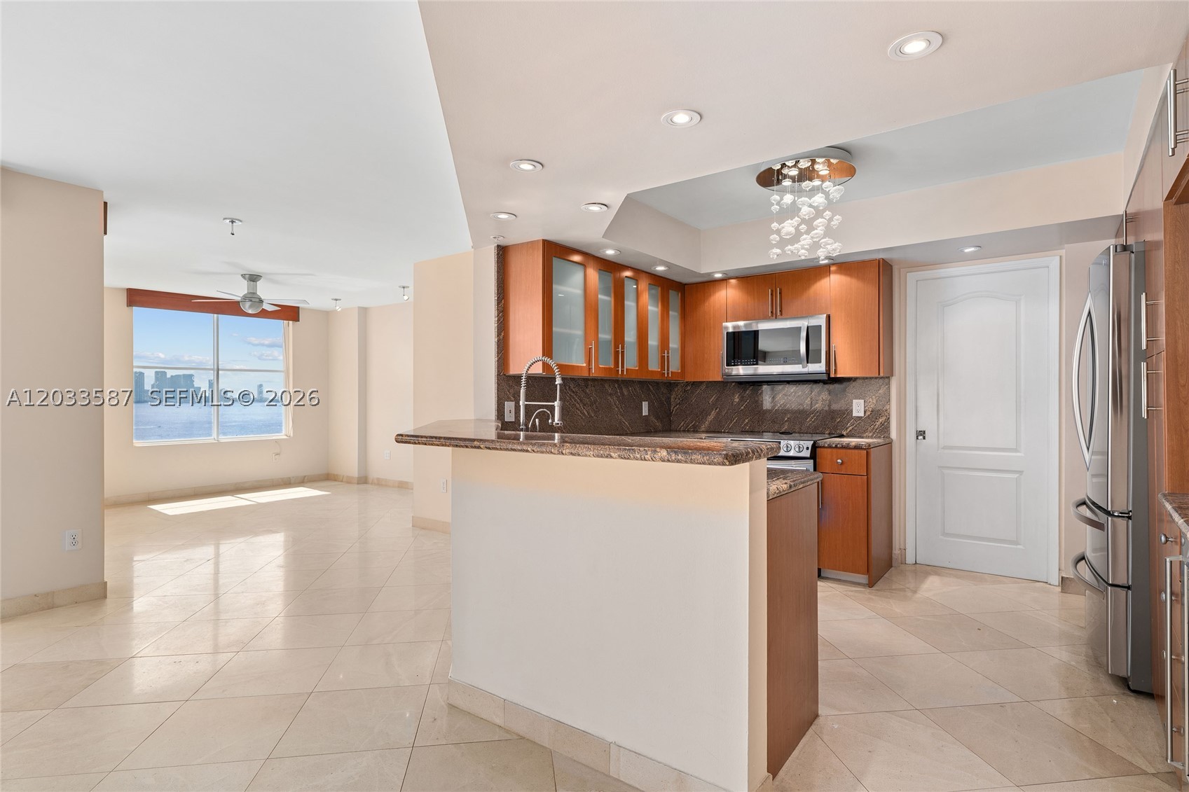 SUNSET HARBOUR NORTH COND - Residential