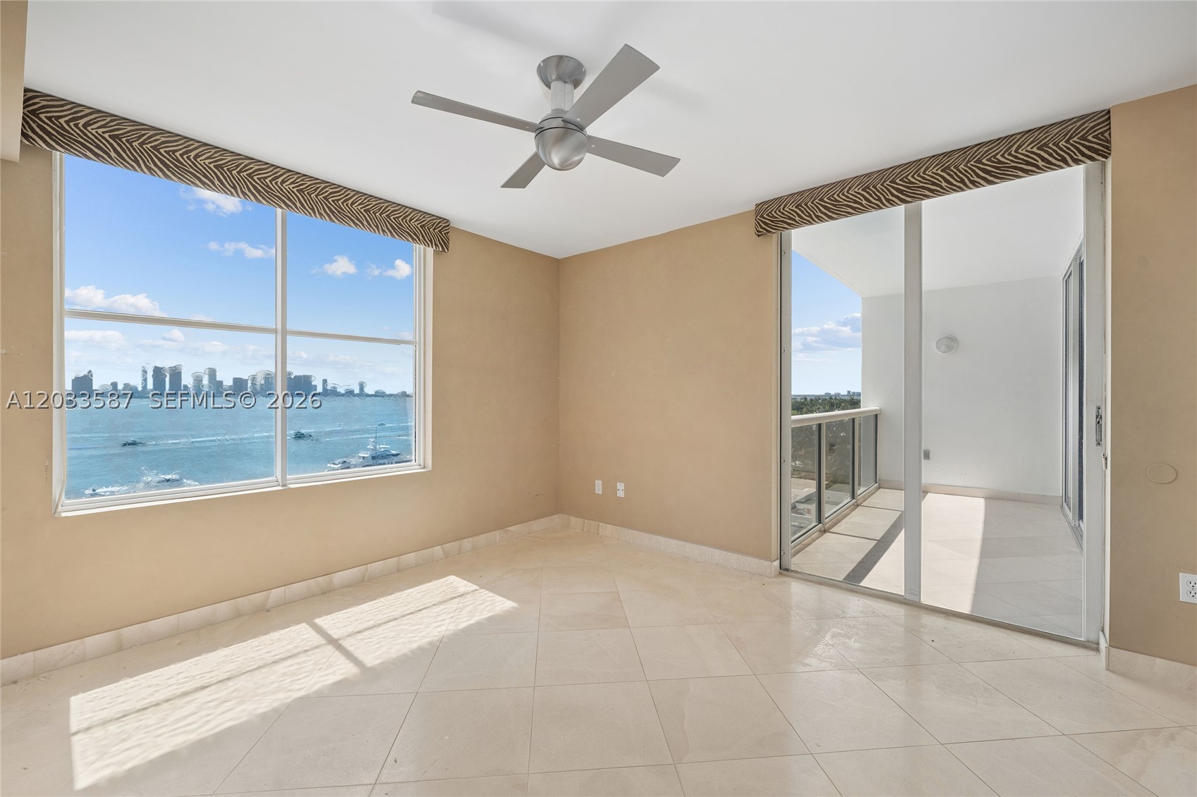 SUNSET HARBOUR NORTH COND - Residential