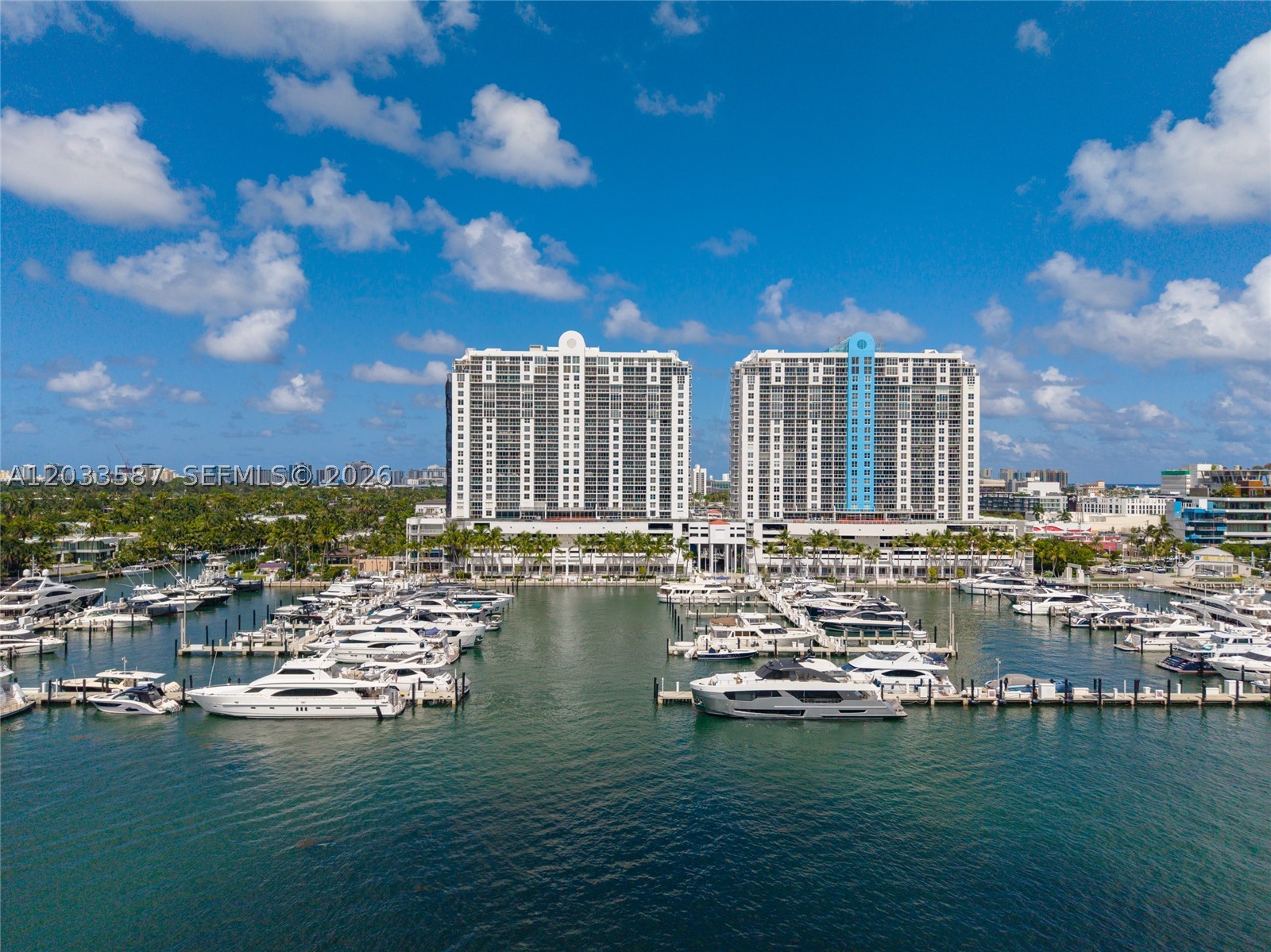 SUNSET HARBOUR NORTH COND - Residential