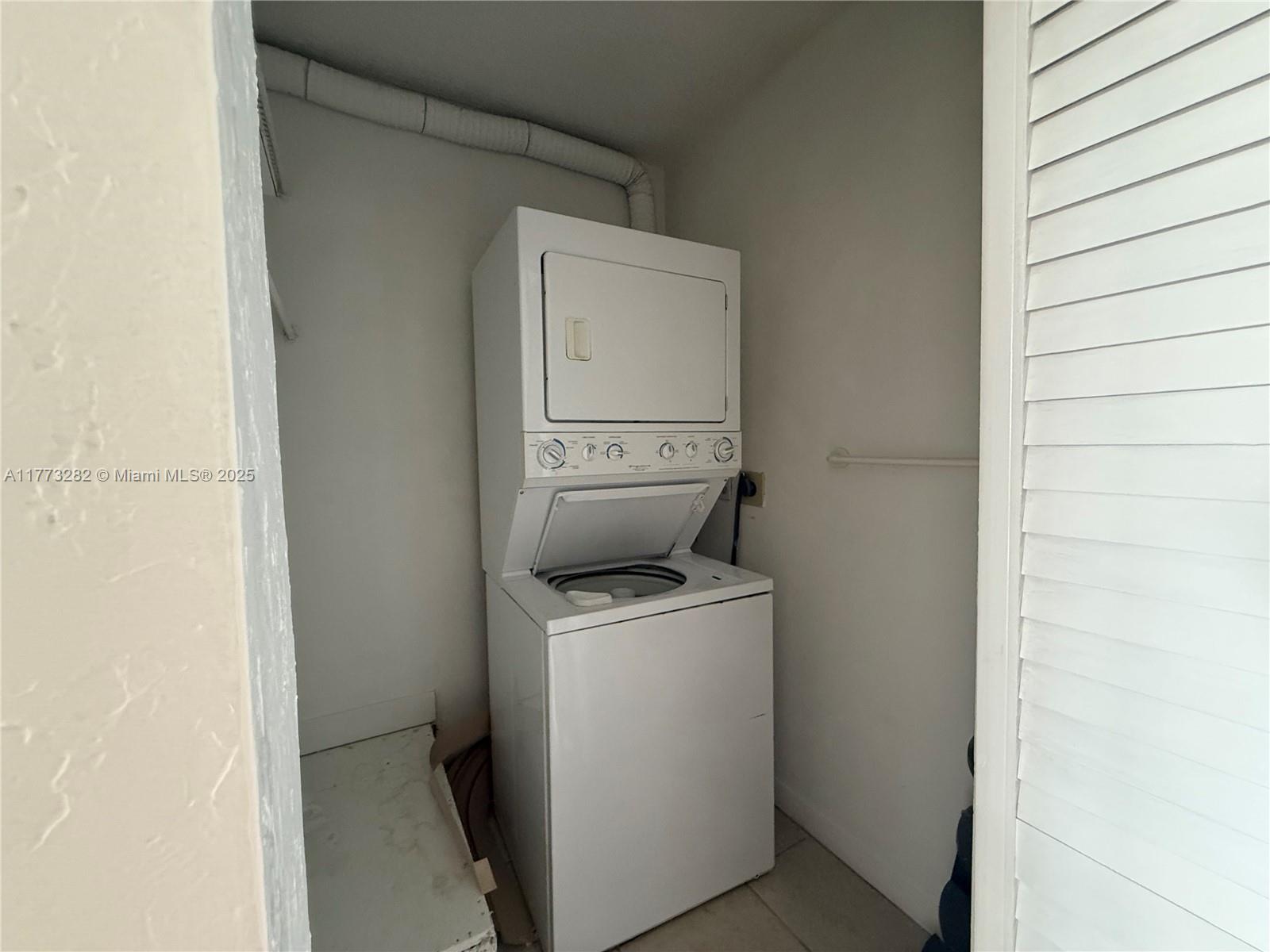 THE BERKELEY CONDO - Residential Lease