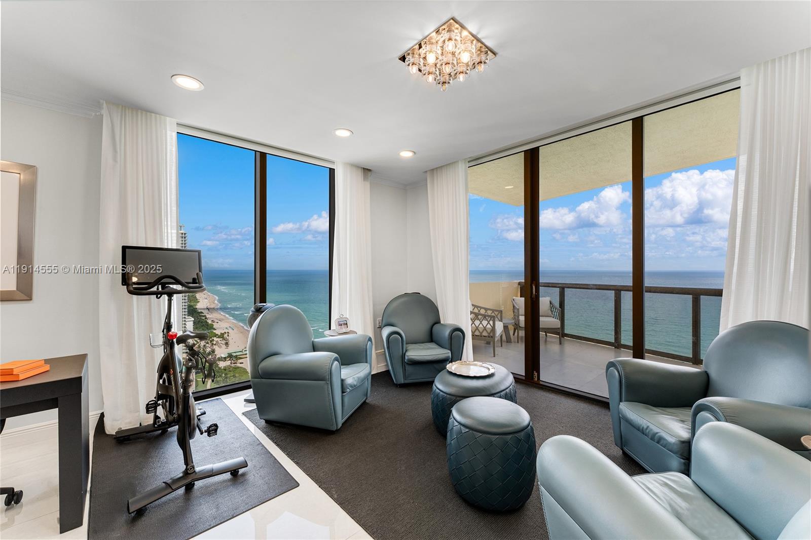 SAYAN CONDO - Residential