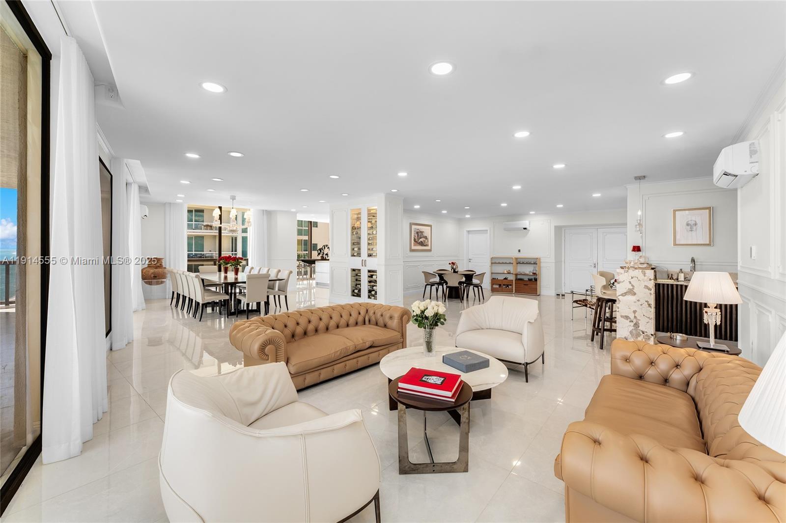SAYAN CONDO - Residential