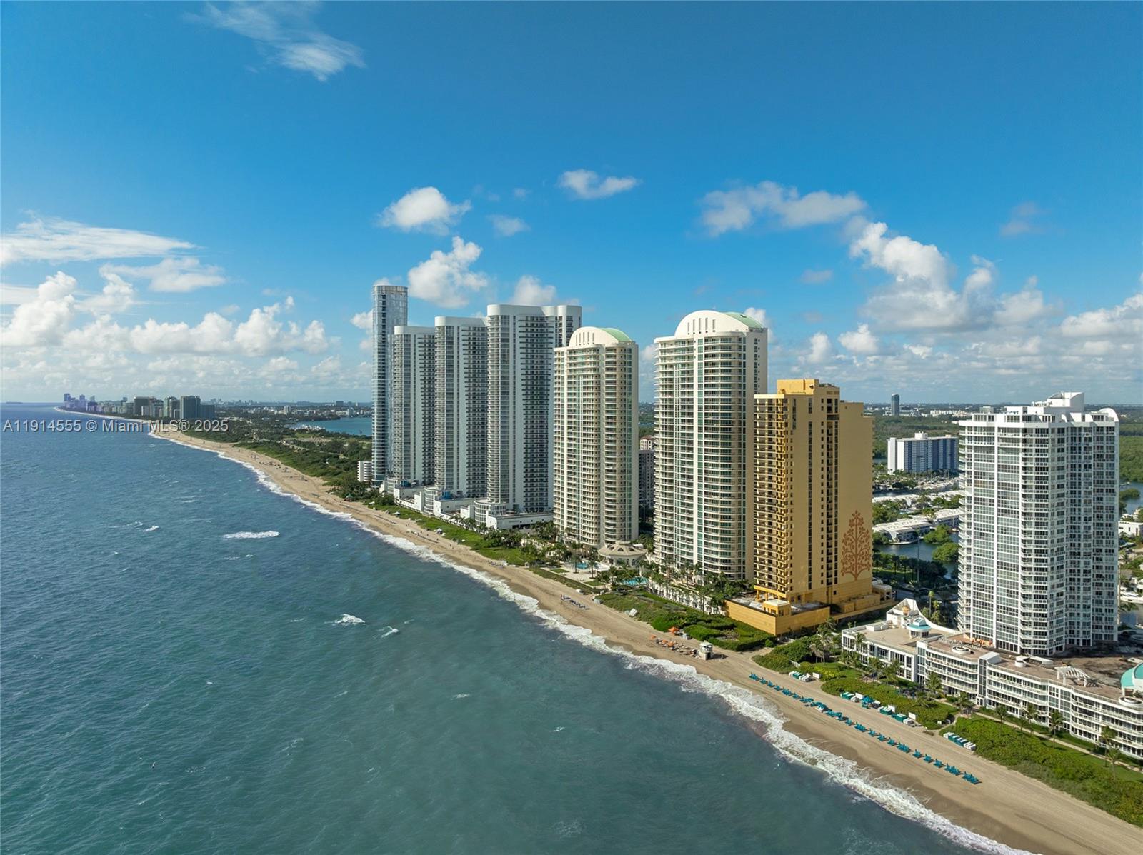 SAYAN CONDO - Residential