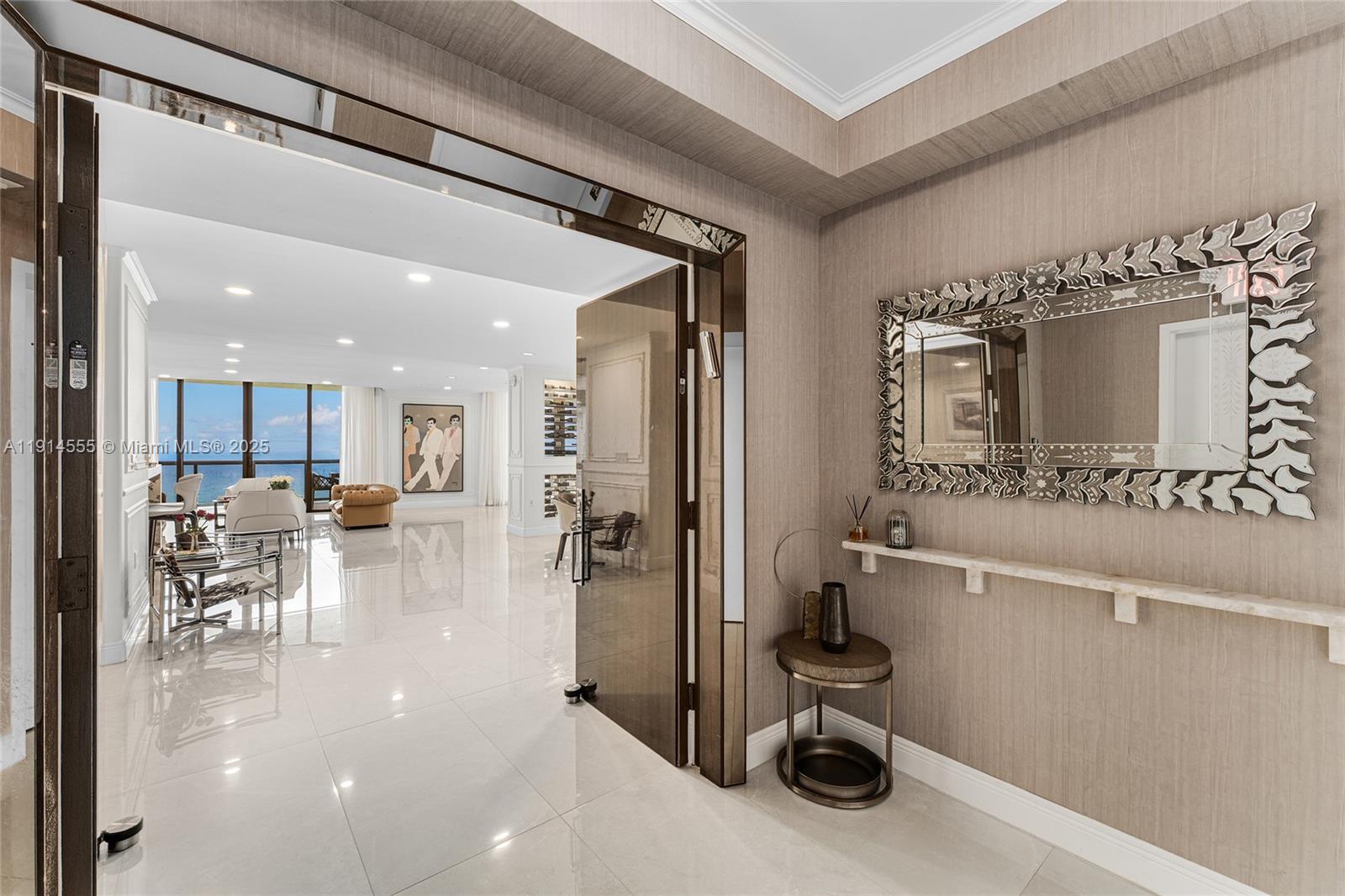 SAYAN CONDO - Residential