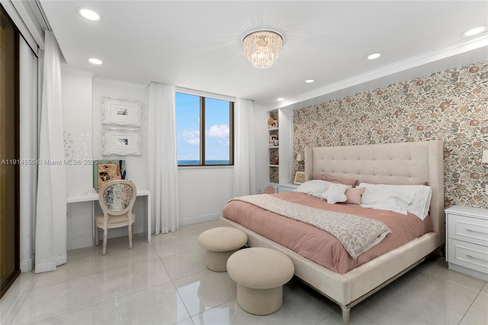 SAYAN CONDO - Residential