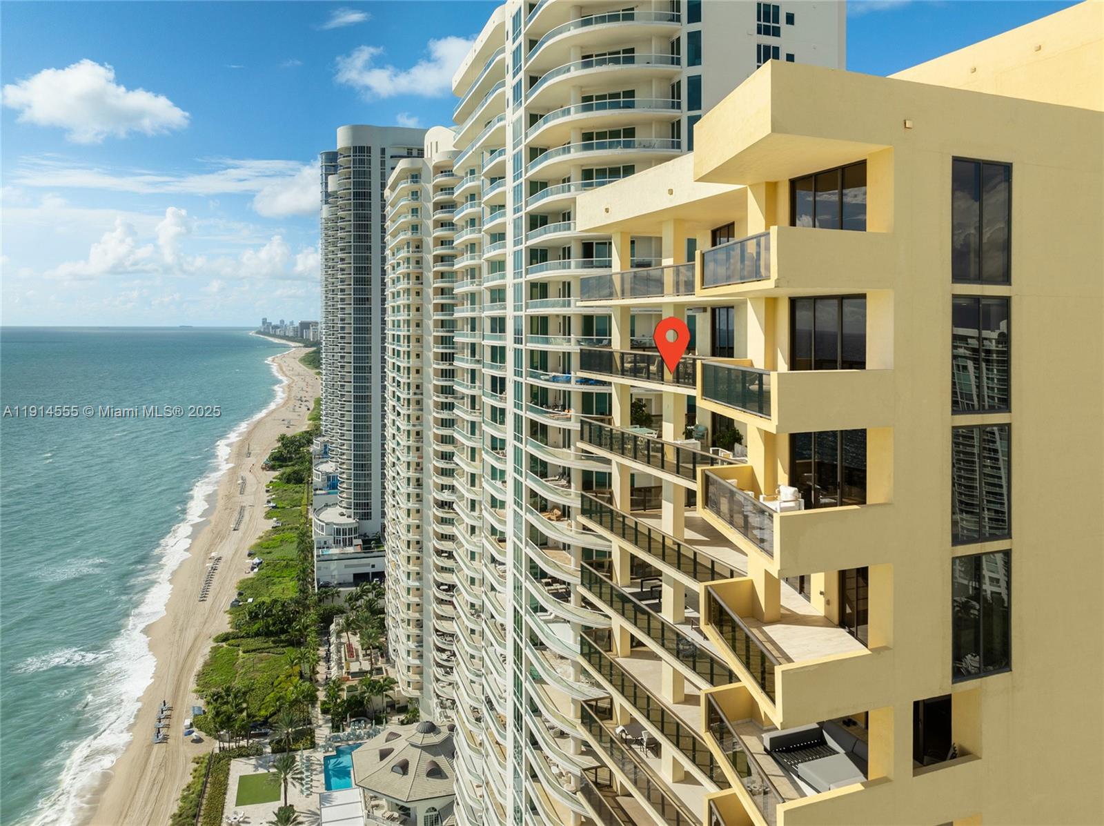 SAYAN CONDO - Residential