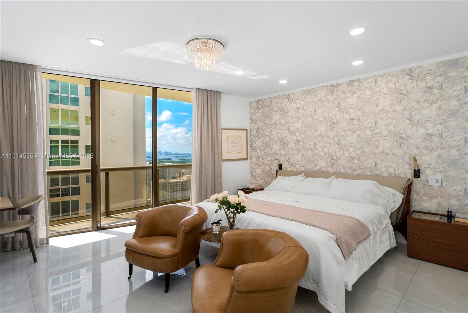 SAYAN CONDO - Residential