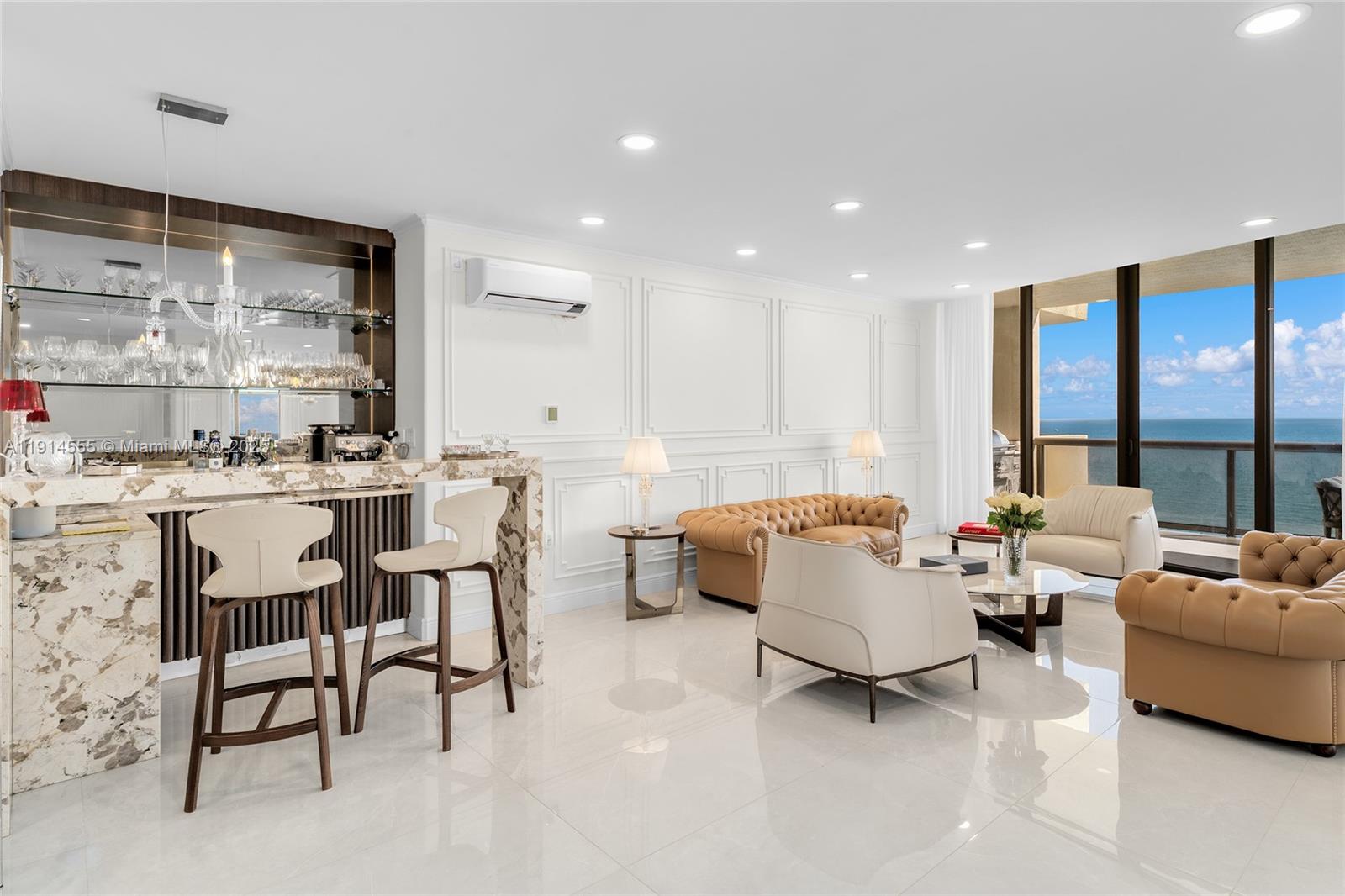 SAYAN CONDO - Residential