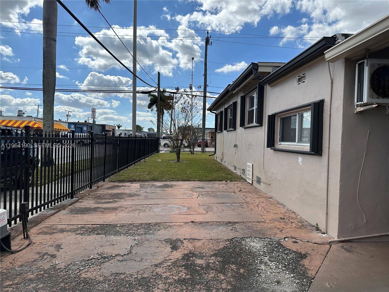 INGLESIDE PARK - Residential