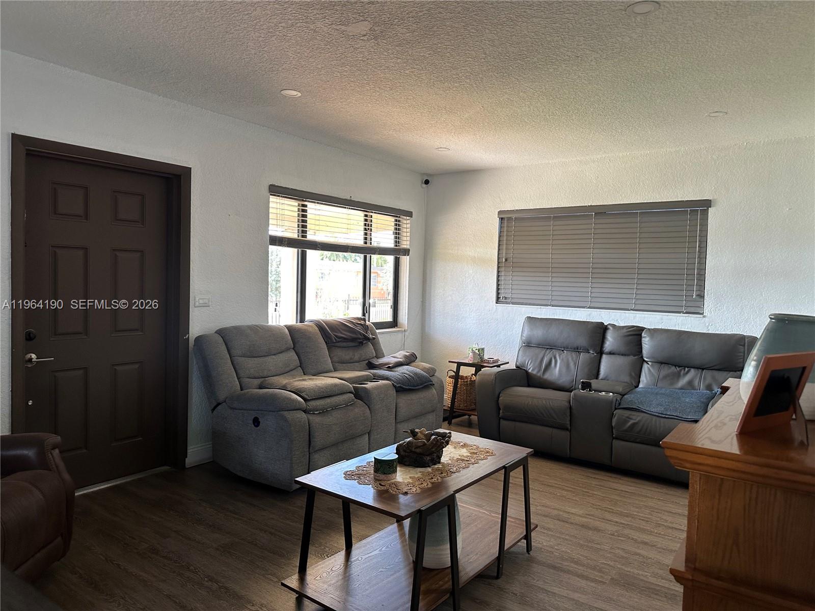 INGLESIDE PARK - Residential