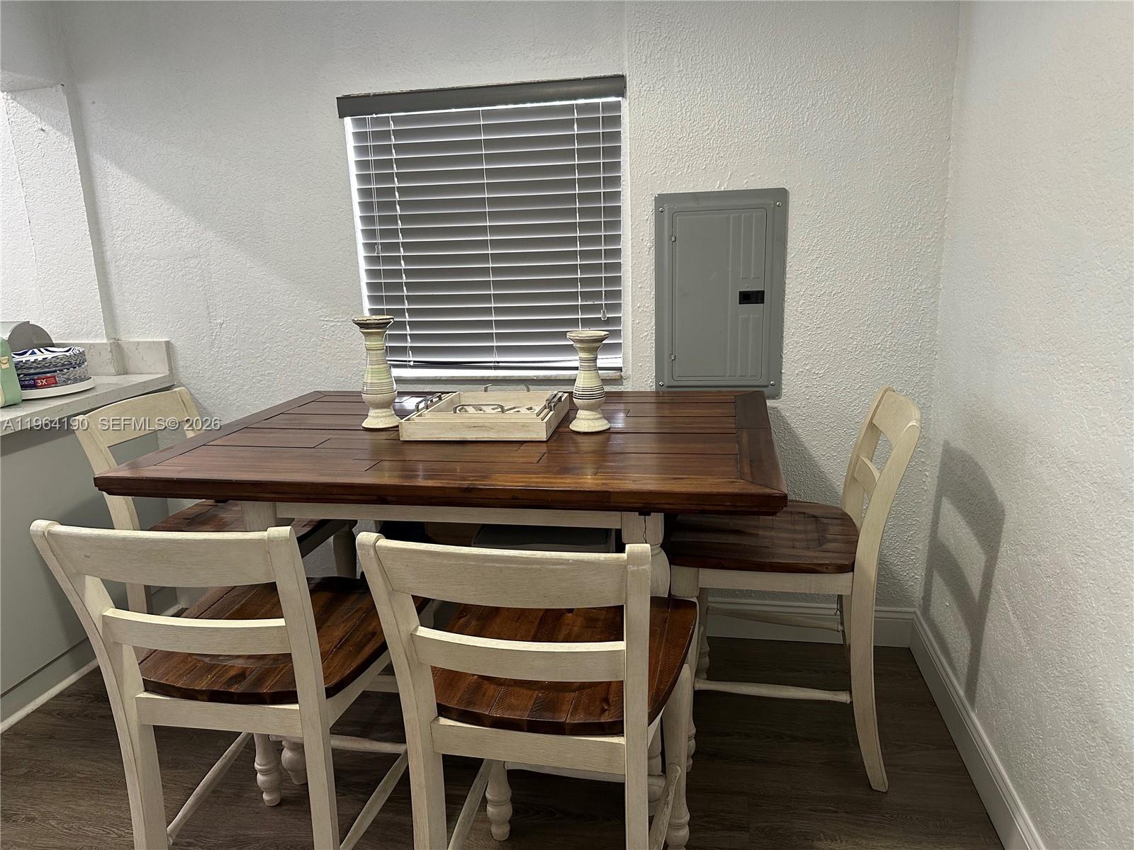 INGLESIDE PARK - Residential