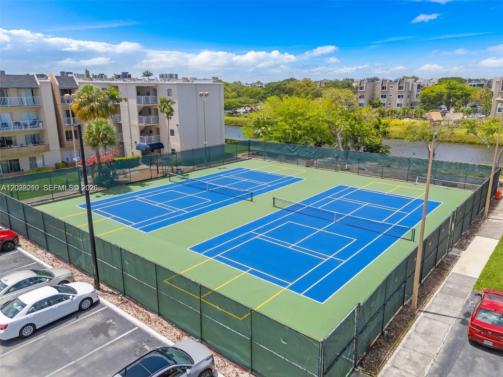 KINGS CREEK SO CONDO - Residential