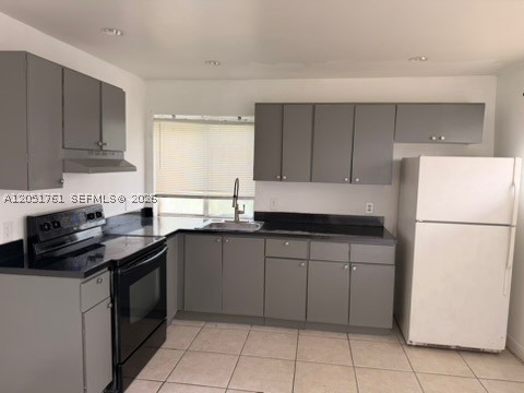 Excellent and spacious 2-bedroom, 1-bathroom unit featuring tile flooring throughout, a walk-in closet, and one assigned parking space + guest . Tenant is responsible for water and electricity. Move-in ready and easy to show. Schedule your showing today!