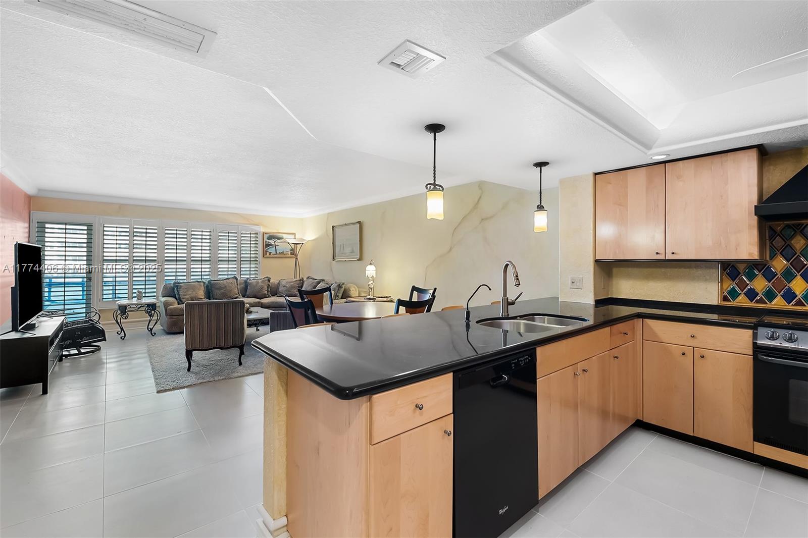 PLAYA DEL MAR CONDO - Residential