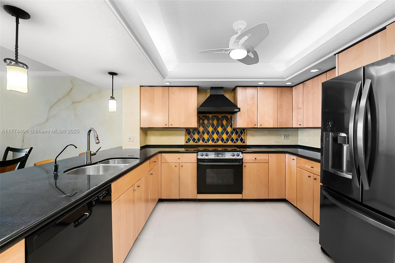 PLAYA DEL MAR CONDO - Residential