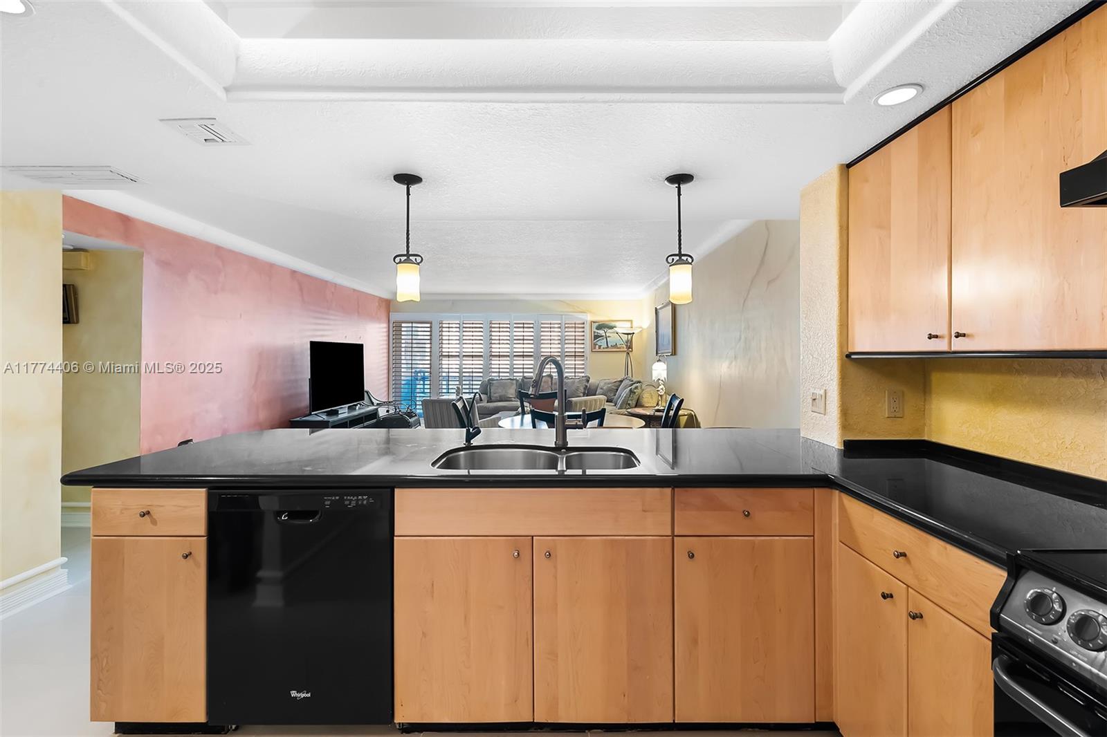 PLAYA DEL MAR CONDO - Residential