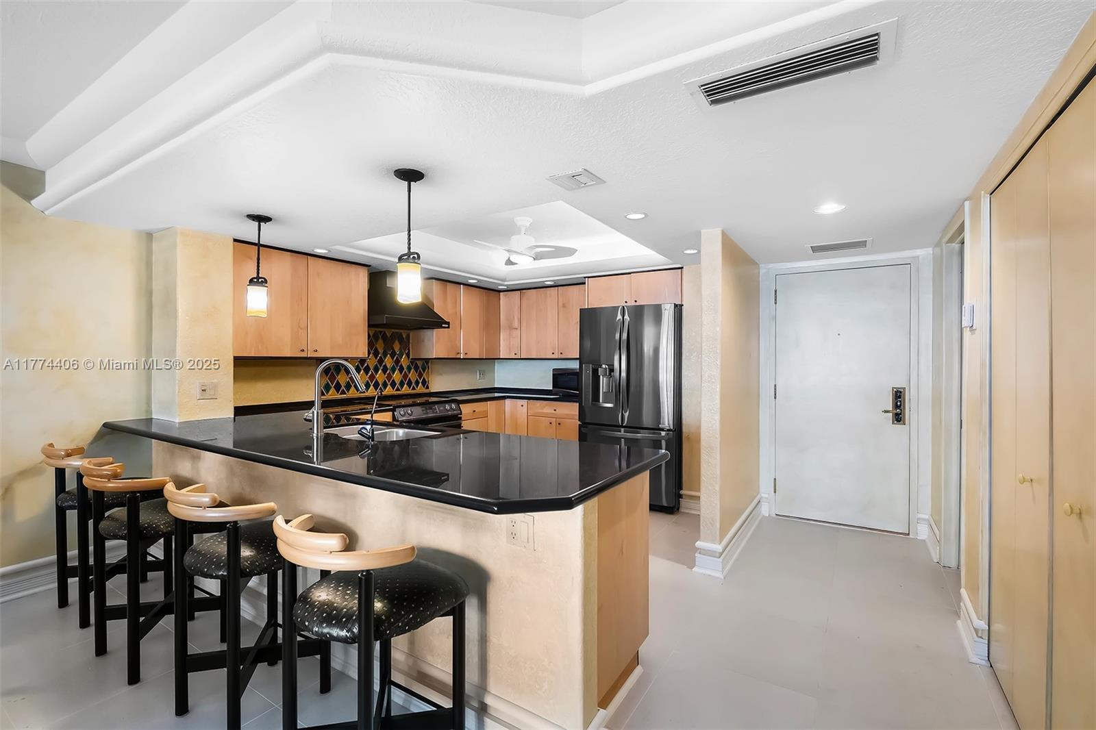 PLAYA DEL MAR CONDO - Residential