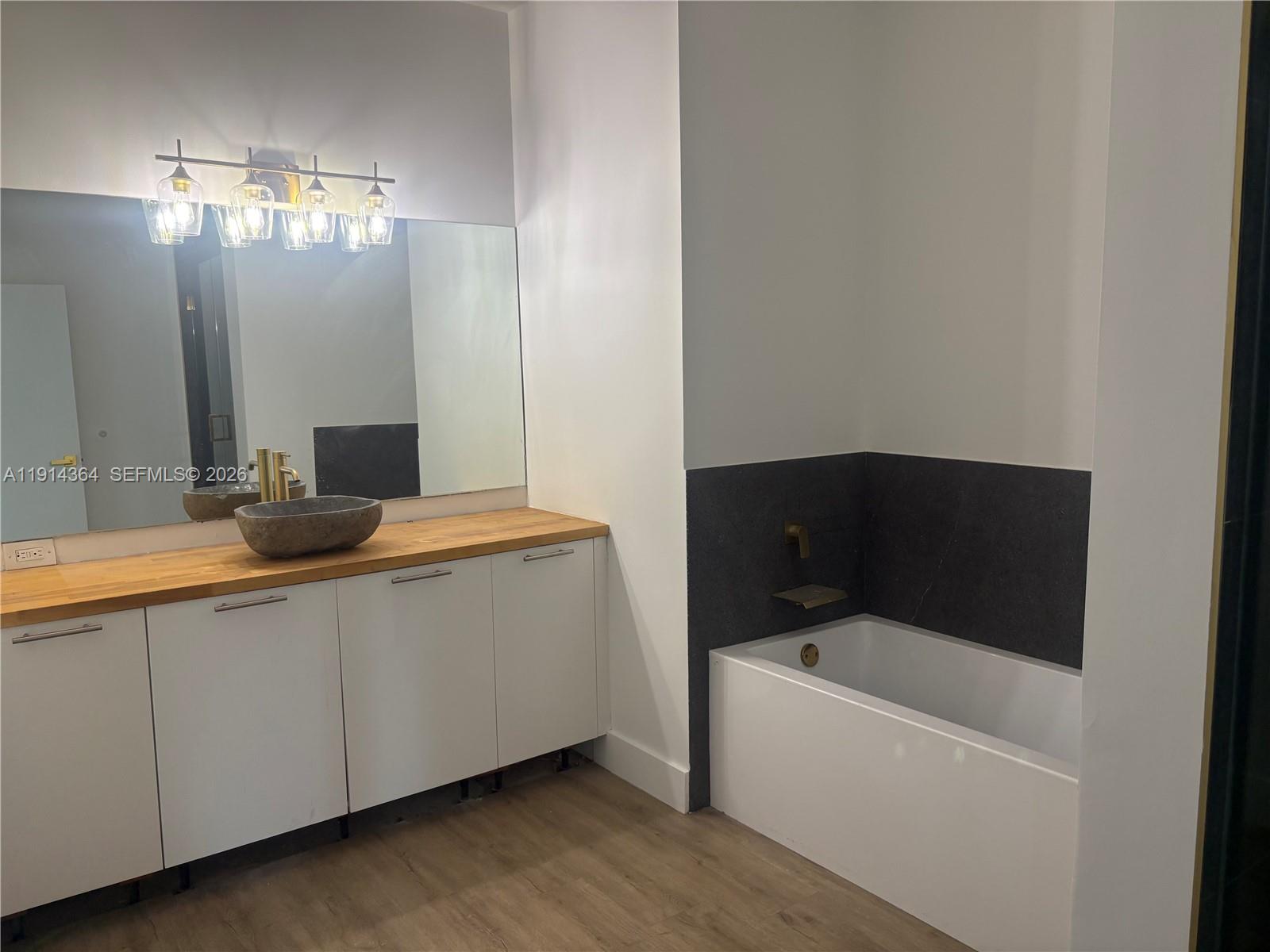 1800 CLUB CONDO - Residential