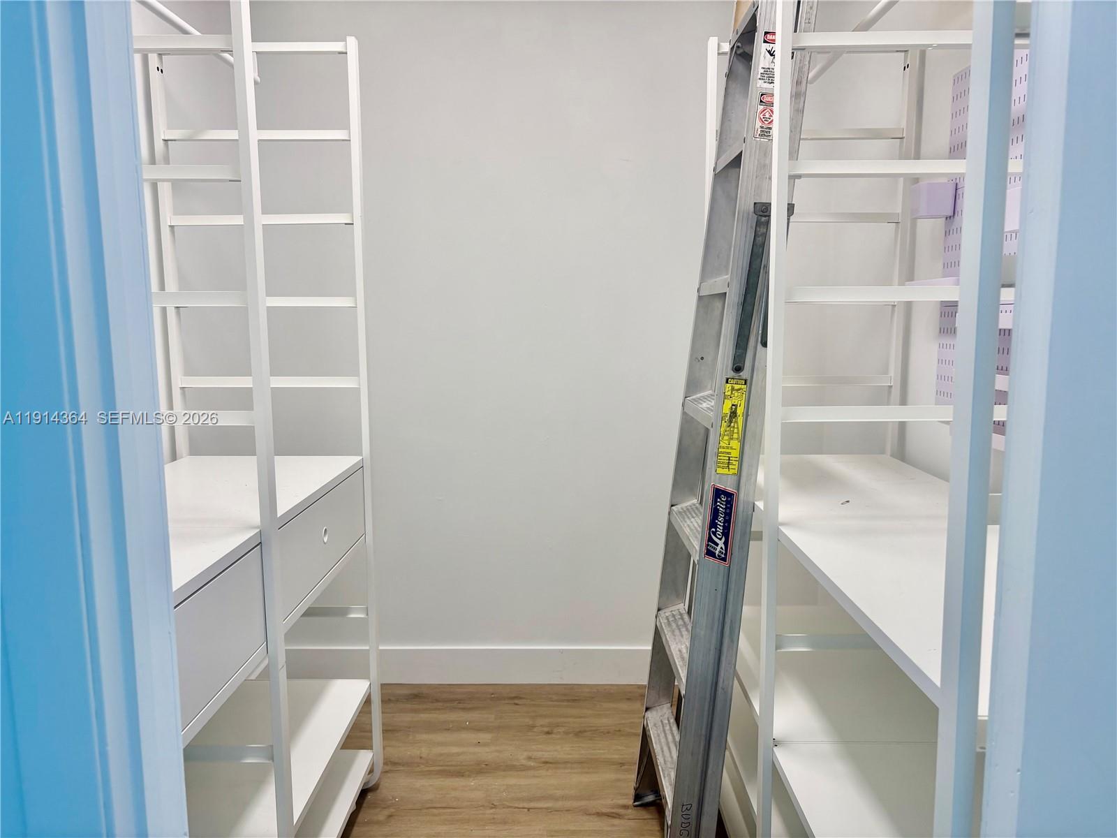 1800 CLUB CONDO - Residential