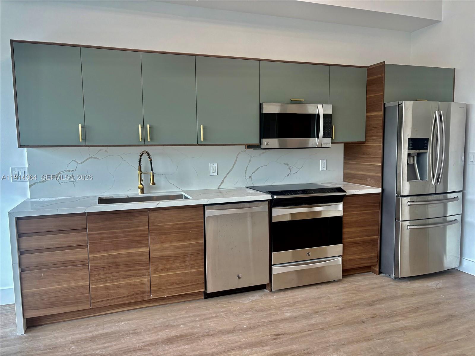 1800 CLUB CONDO - Residential