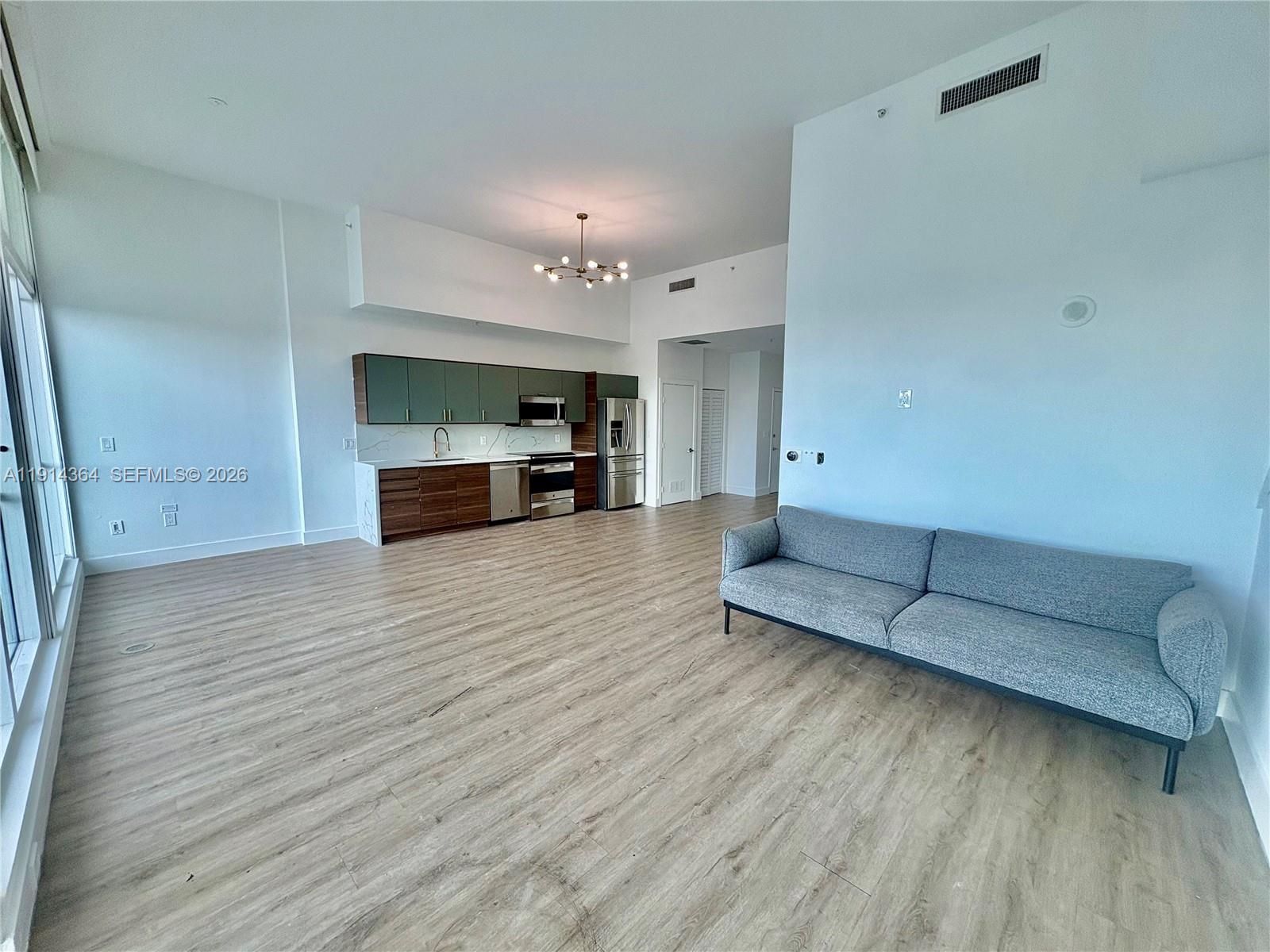 1800 CLUB CONDO - Residential