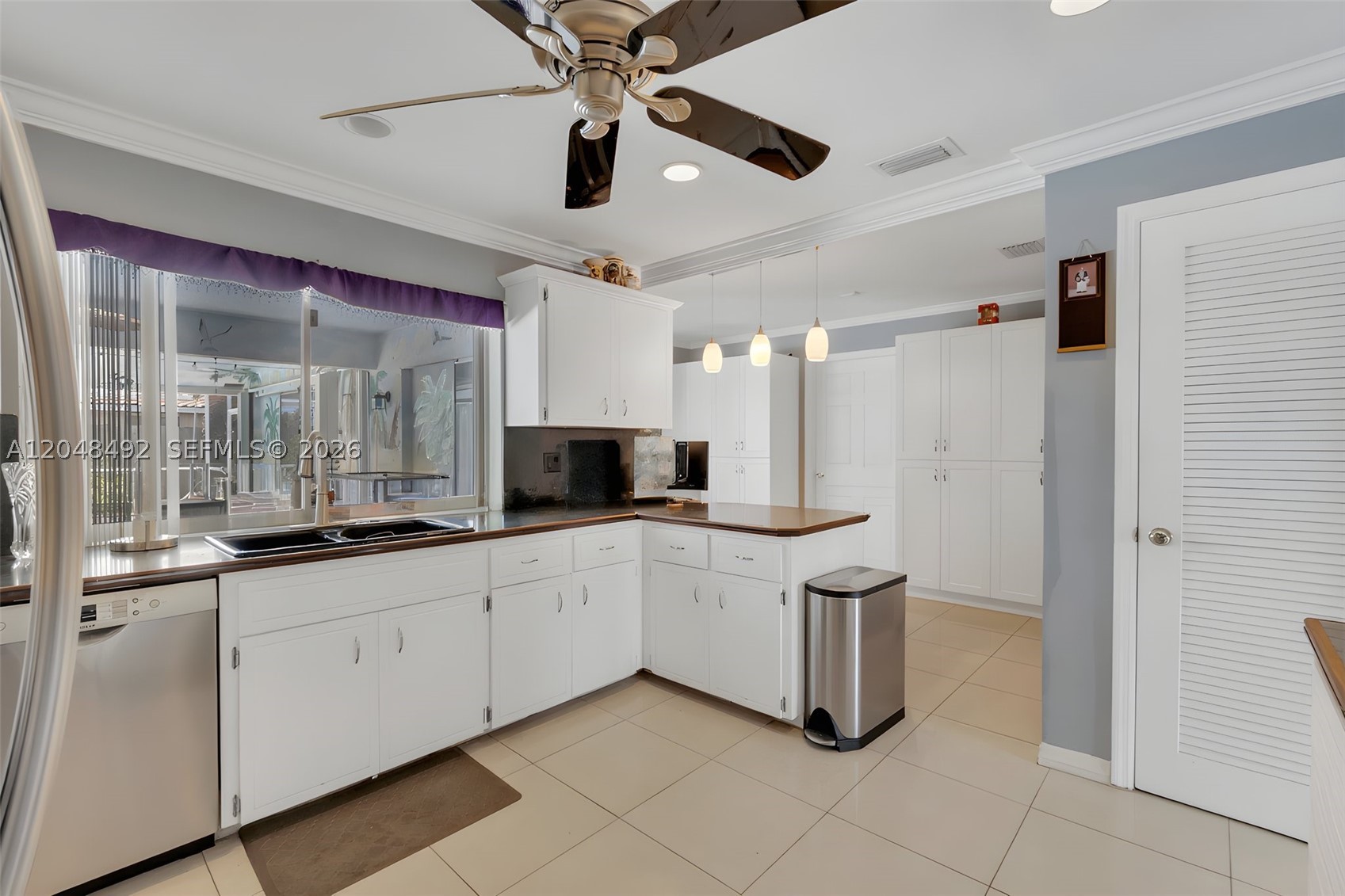 CORAL KEY VILLAS 8TH SEC - Residential