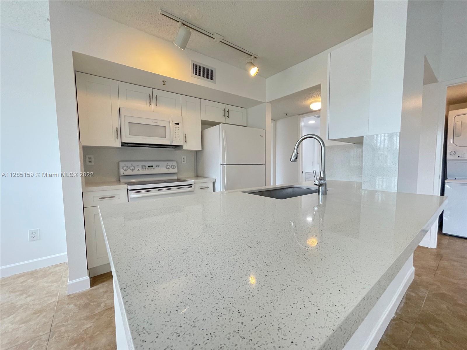 ROYAL GRAND CONDO - Residential Lease