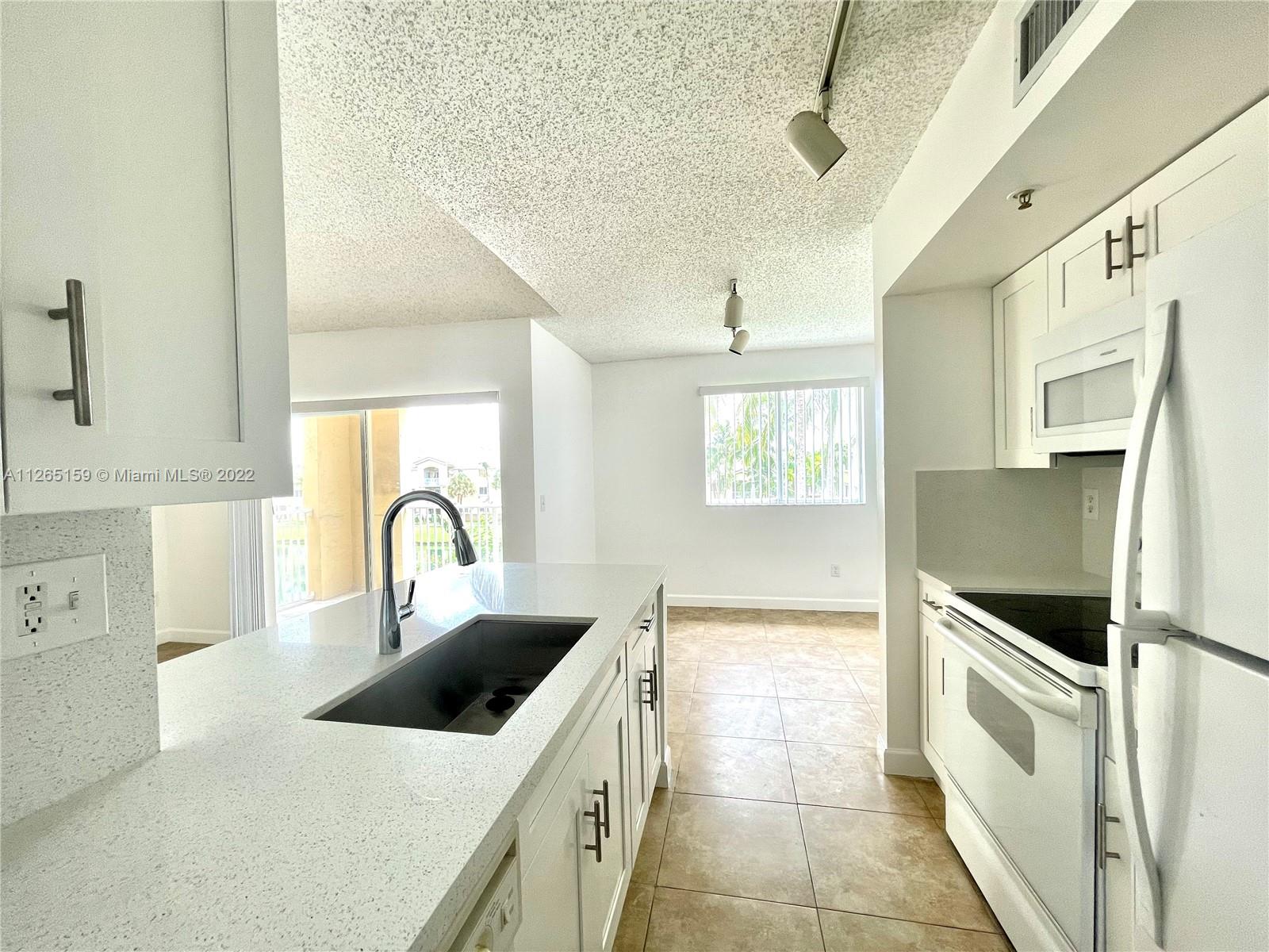 ROYAL GRAND CONDO - Residential Lease