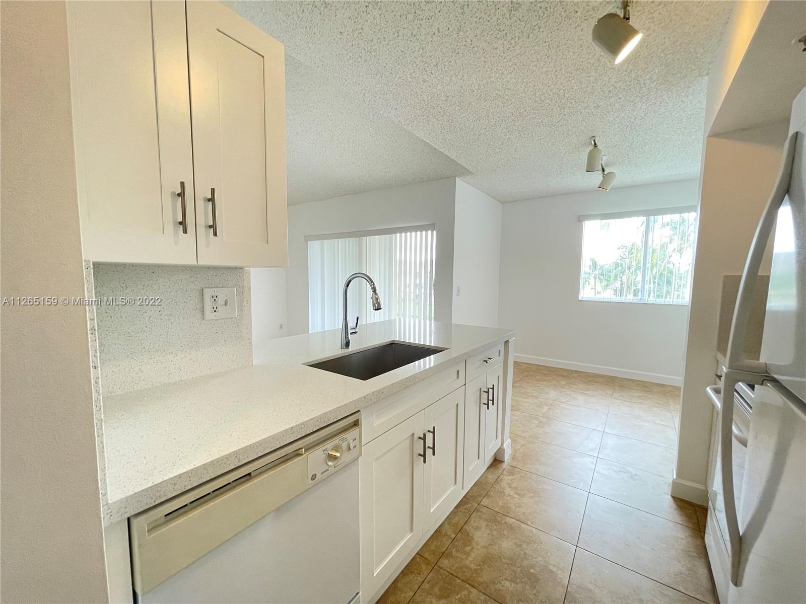ROYAL GRAND CONDO - Residential Lease