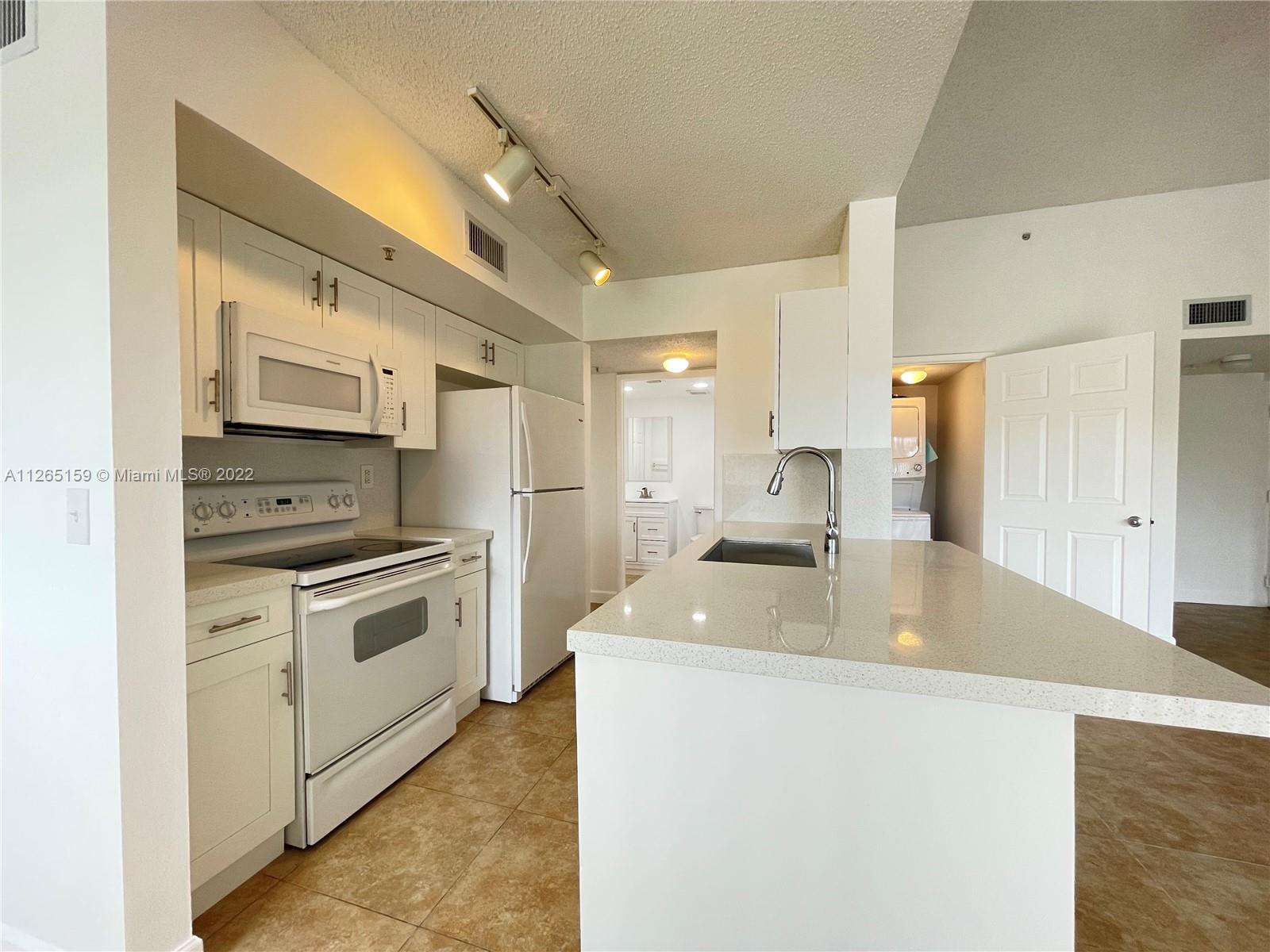 ROYAL GRAND CONDO - Residential Lease