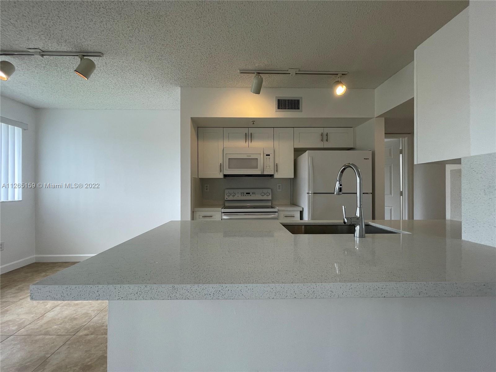 ROYAL GRAND CONDO - Residential Lease