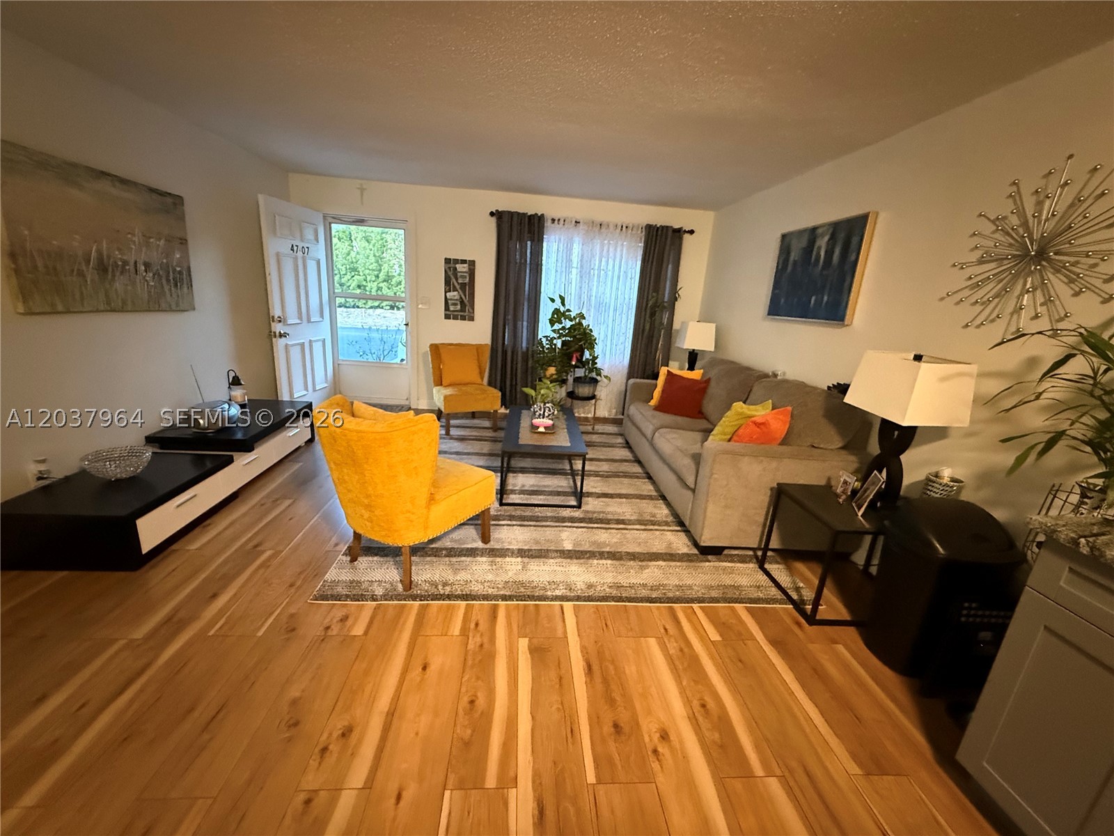 IMPERIAL EMBASSY - Residential
