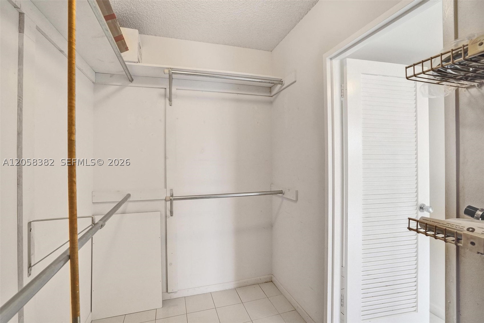 OLYMPUS CONDO PHASE - Residential