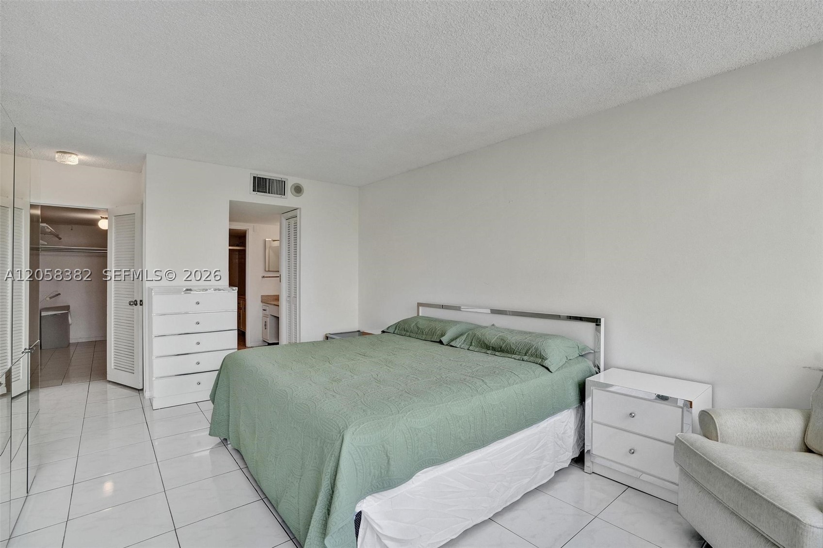 OLYMPUS CONDO PHASE - Residential