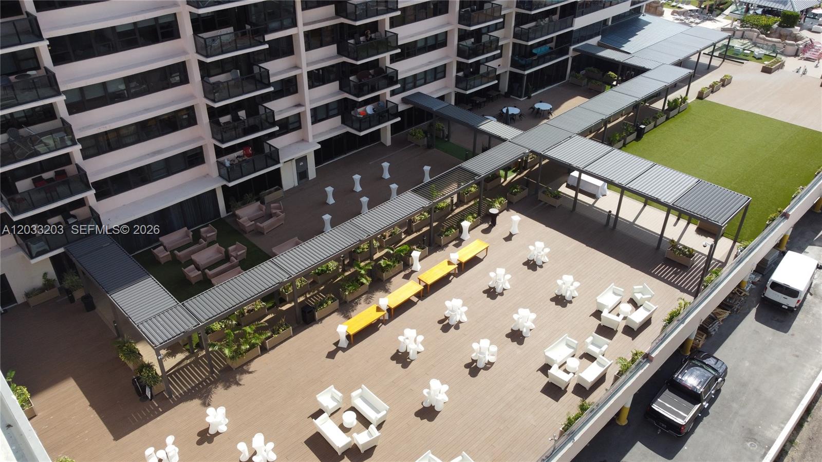 THE ALEXANDER CONDO - Residential