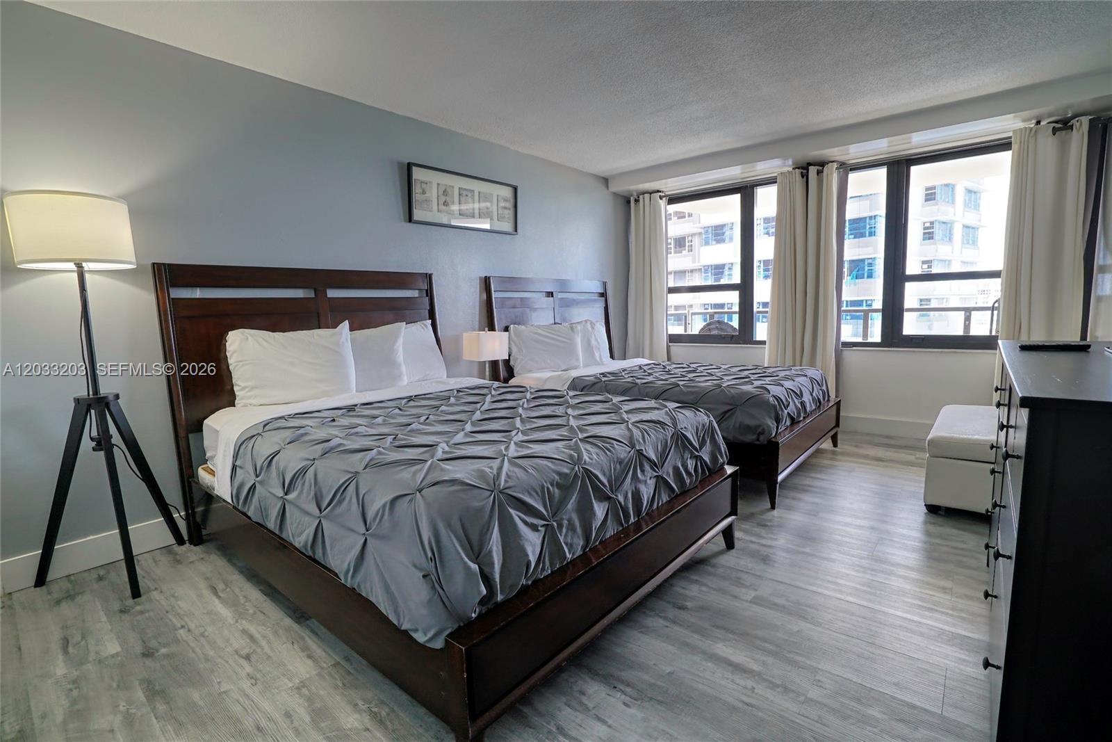 THE ALEXANDER CONDO - Residential