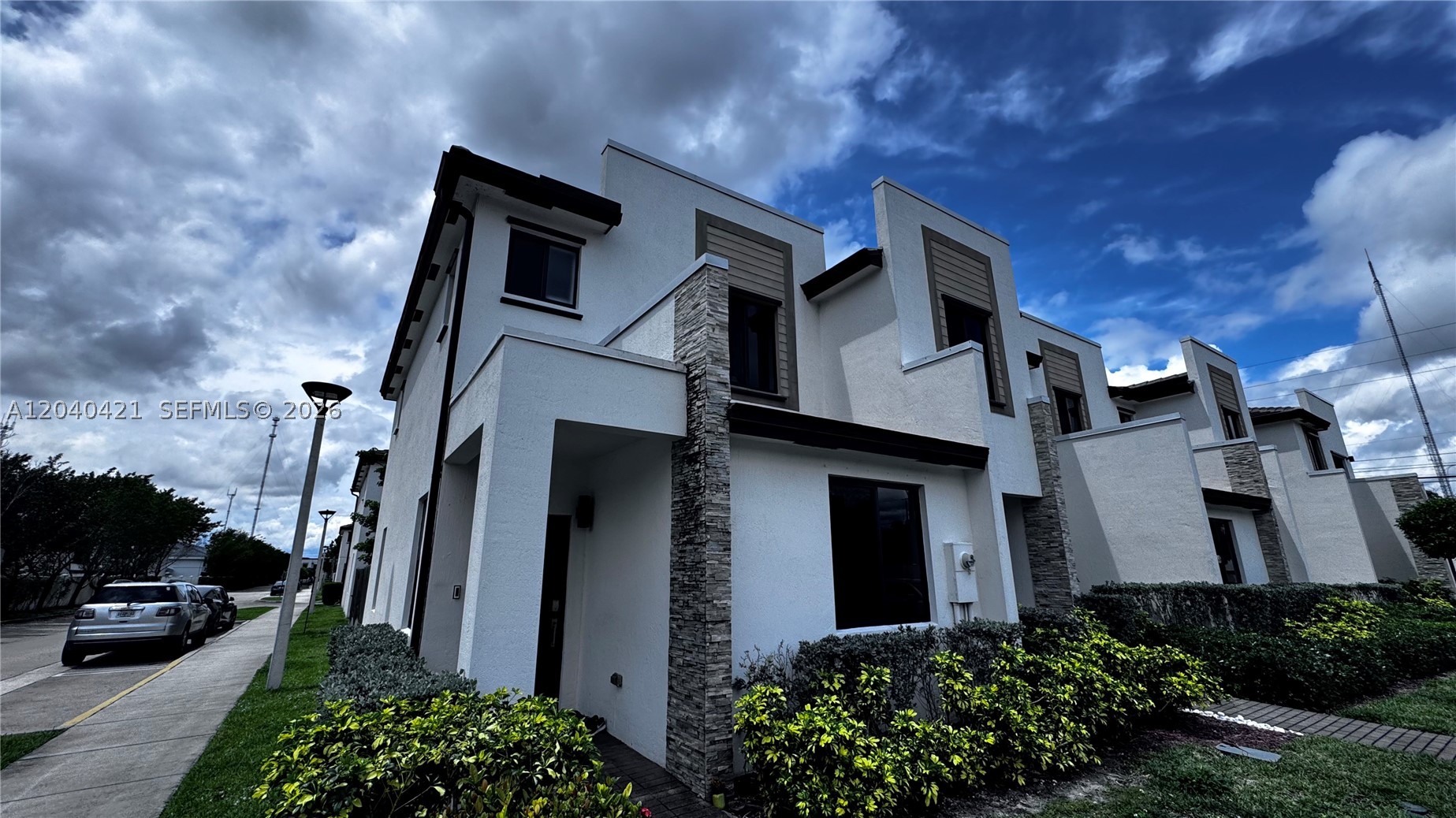 VIA VENTURA NEIGHBORHOOD - Residential