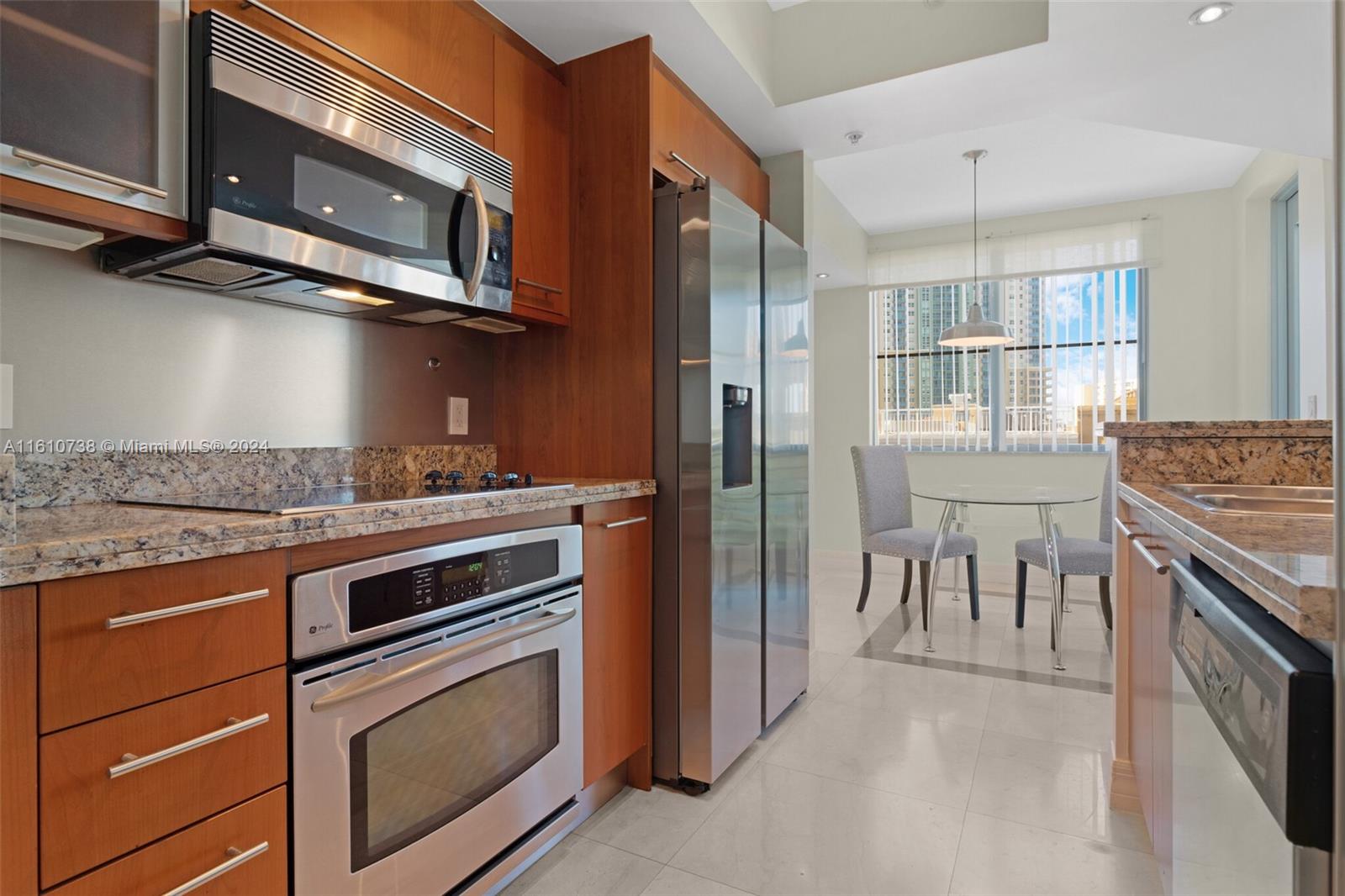 THE COSMOPOLITAN RESIDENC - Residential Lease
